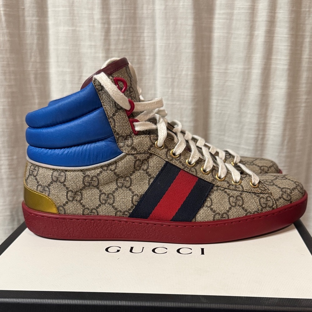 Gucci Men's Beige and Red Patterned Sneakers - Picture 3 of 5